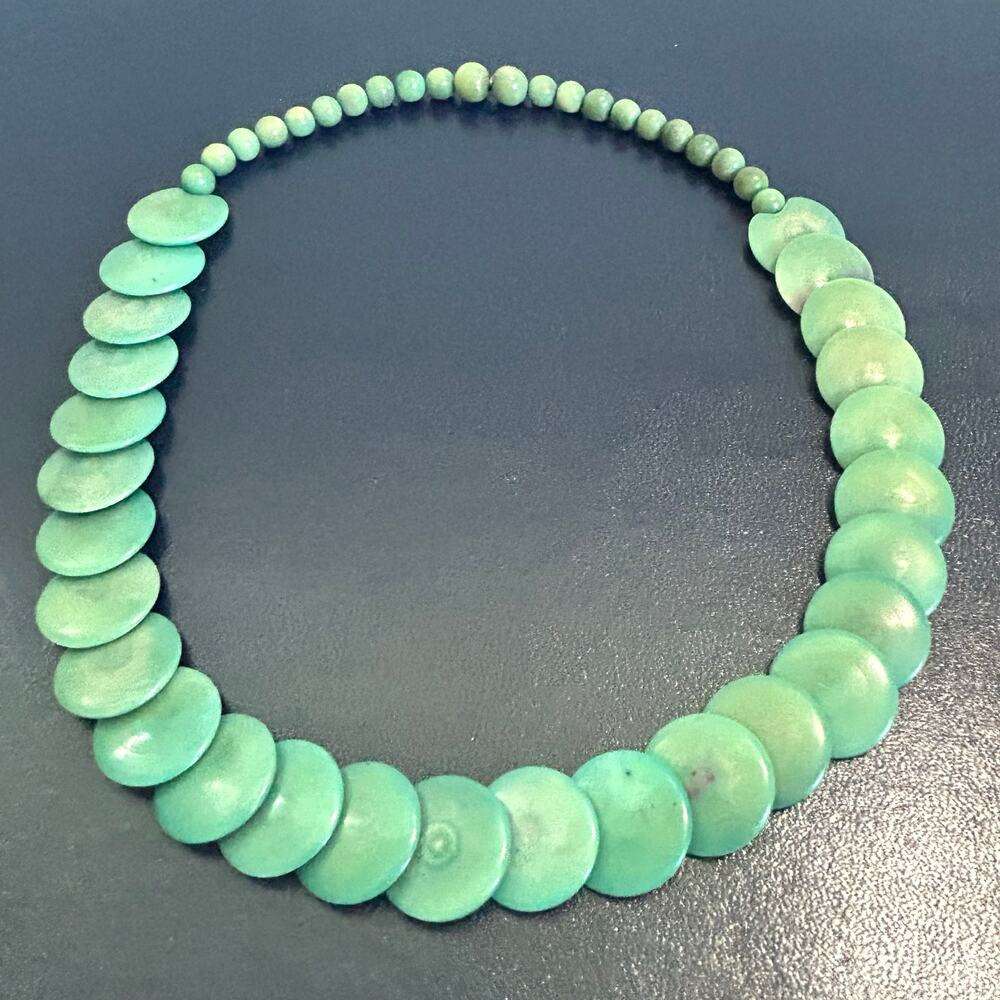 Vintage Green Wood Disc Bead Necklace – Graduated Flat Beads – Statement Jewelry